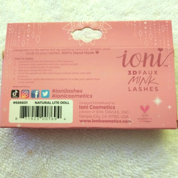 Lashes - Picture 2 of 2